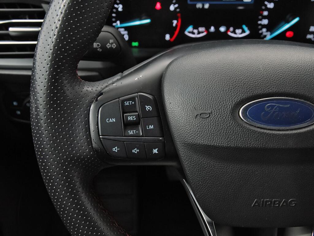 Ford Focus 1.0 Ecoboost MHEV 114kW ST-Line 17