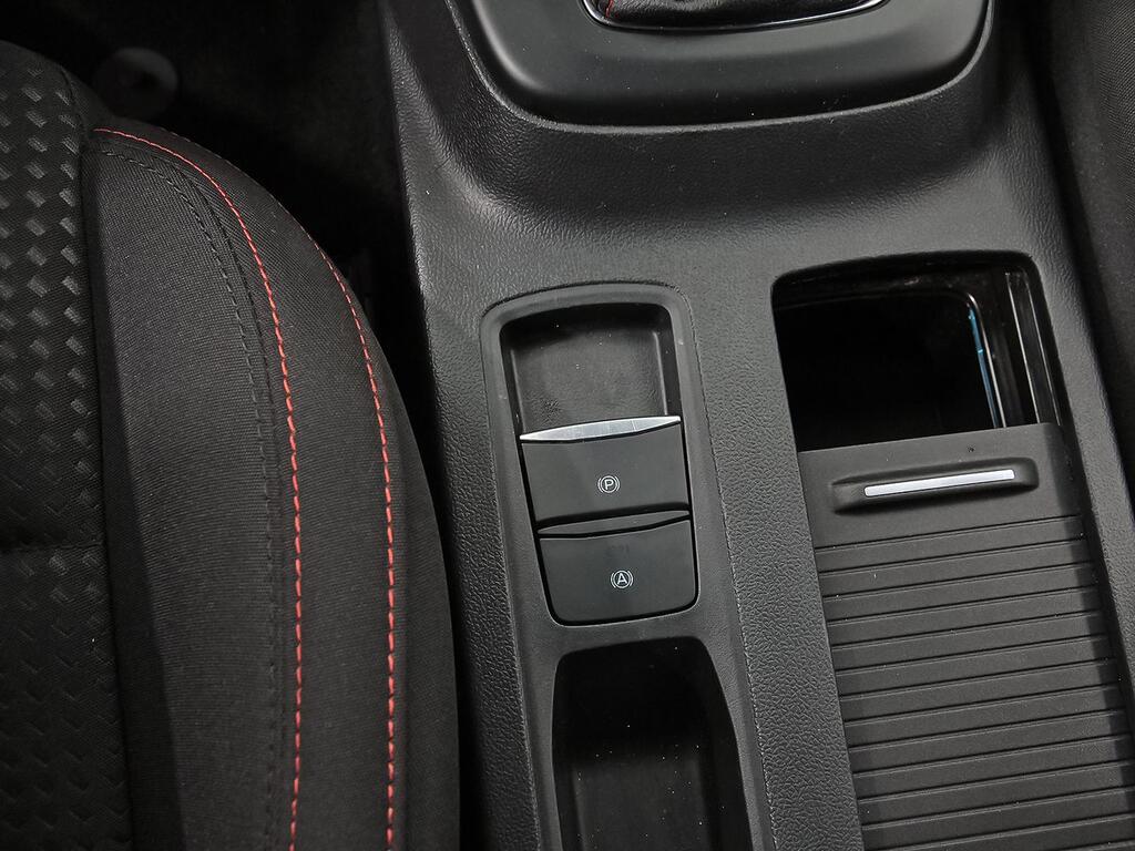 Ford Focus 1.0 Ecoboost MHEV 114kW ST-Line 32