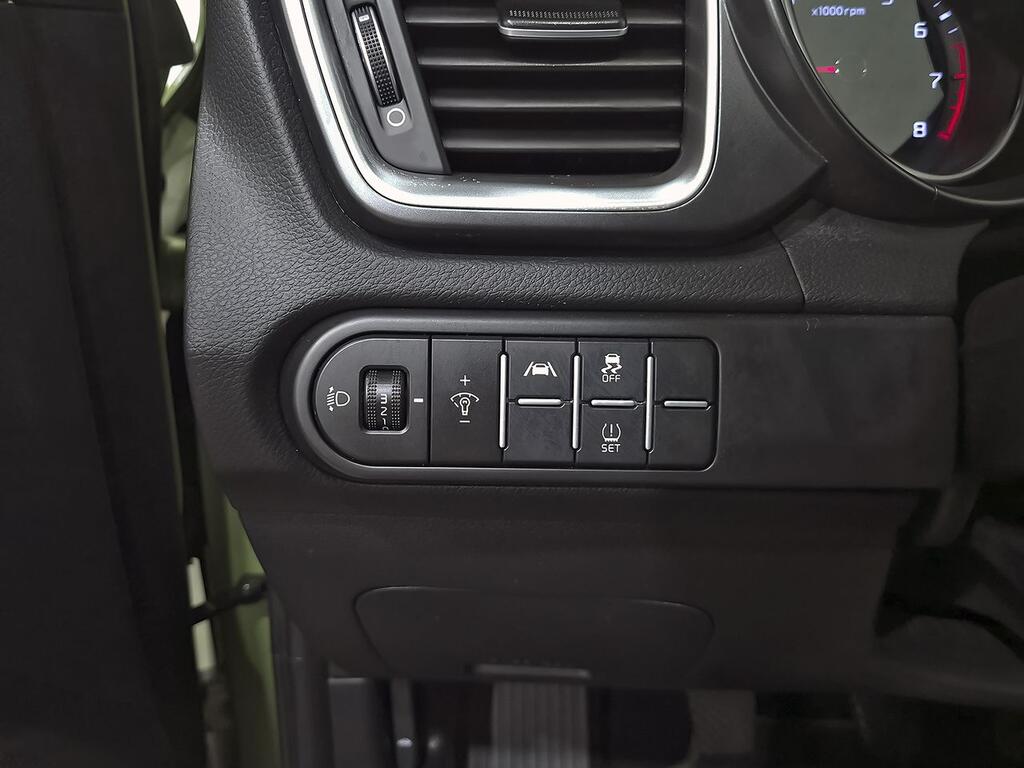 Kia XCeed 1.5 MHEV iMT Drive 118kW (160CV) 12
