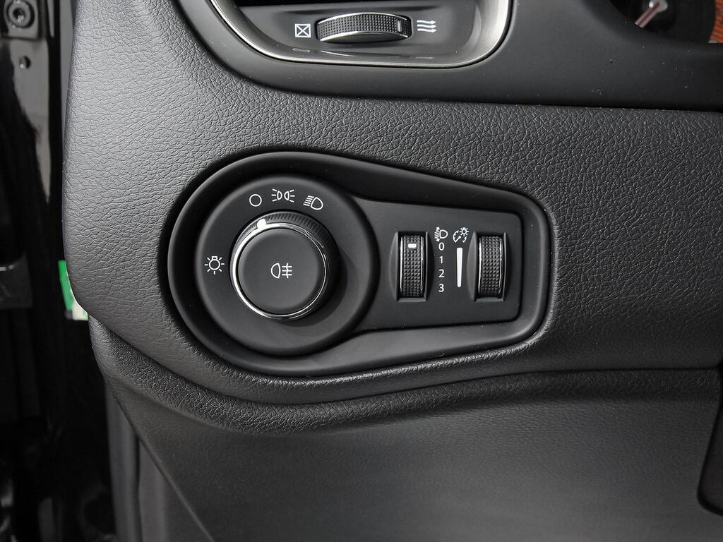 Jeep Renegade eHybrid 1.5 96kW(130CV) Longitude ATX 14