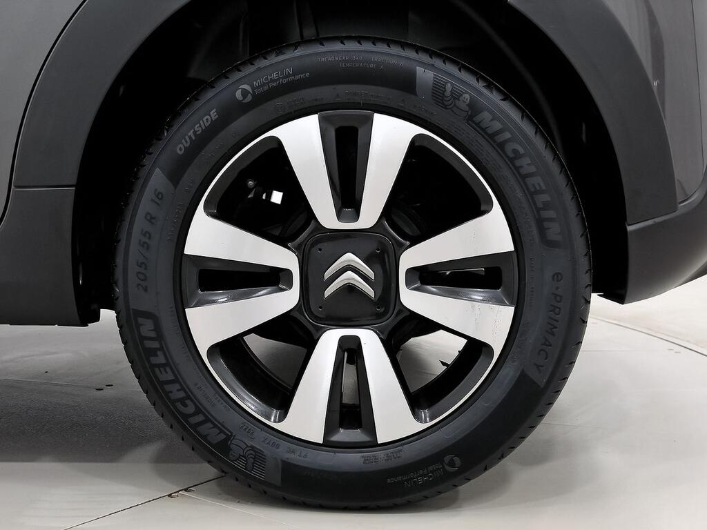 Citroën C3 PureTech 60KW (83CV) Shine 11