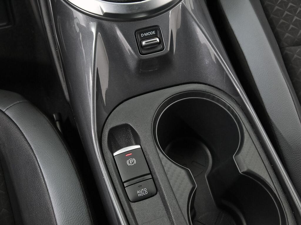 Nissan Juke DIG-T 84 kW (114 CV) 6M/T N-Connecta 29