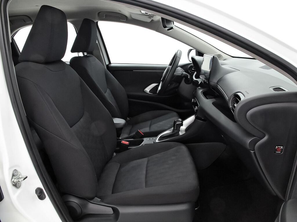 Toyota Yaris 1.5 120H Active Plus 7