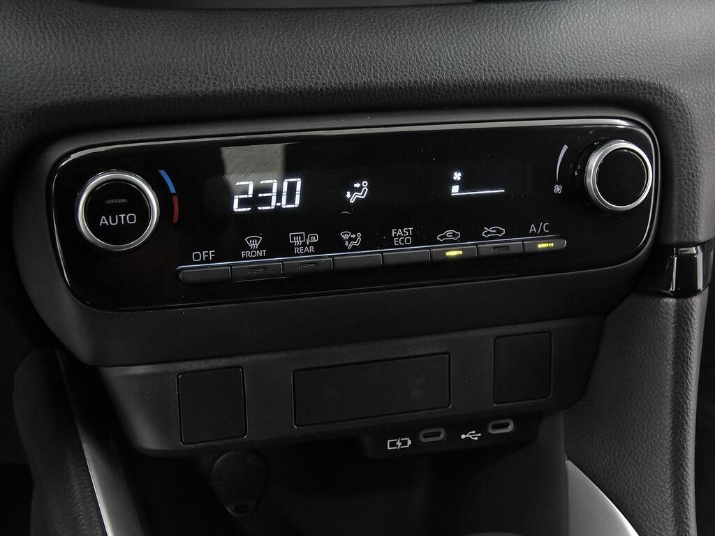 Toyota Yaris 1.5 120H Active Plus 26