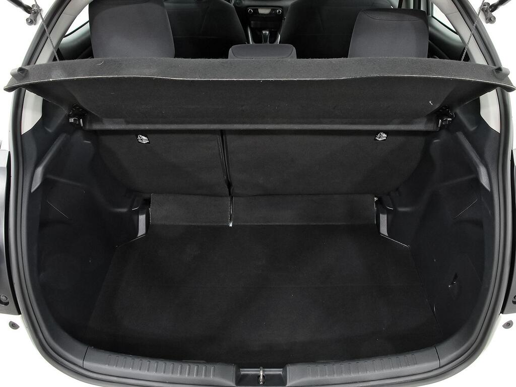 Toyota Yaris 1.5 120H Active Plus 9