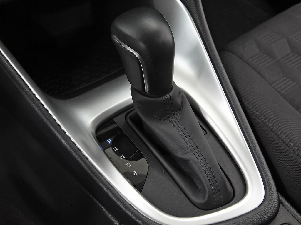 Toyota Yaris 1.5 120H Active Plus 28