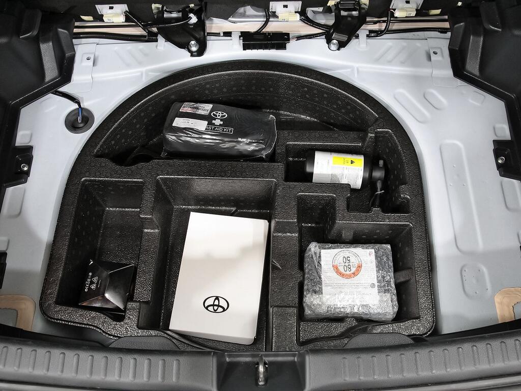 Toyota Yaris 1.5 120H Active Plus 29