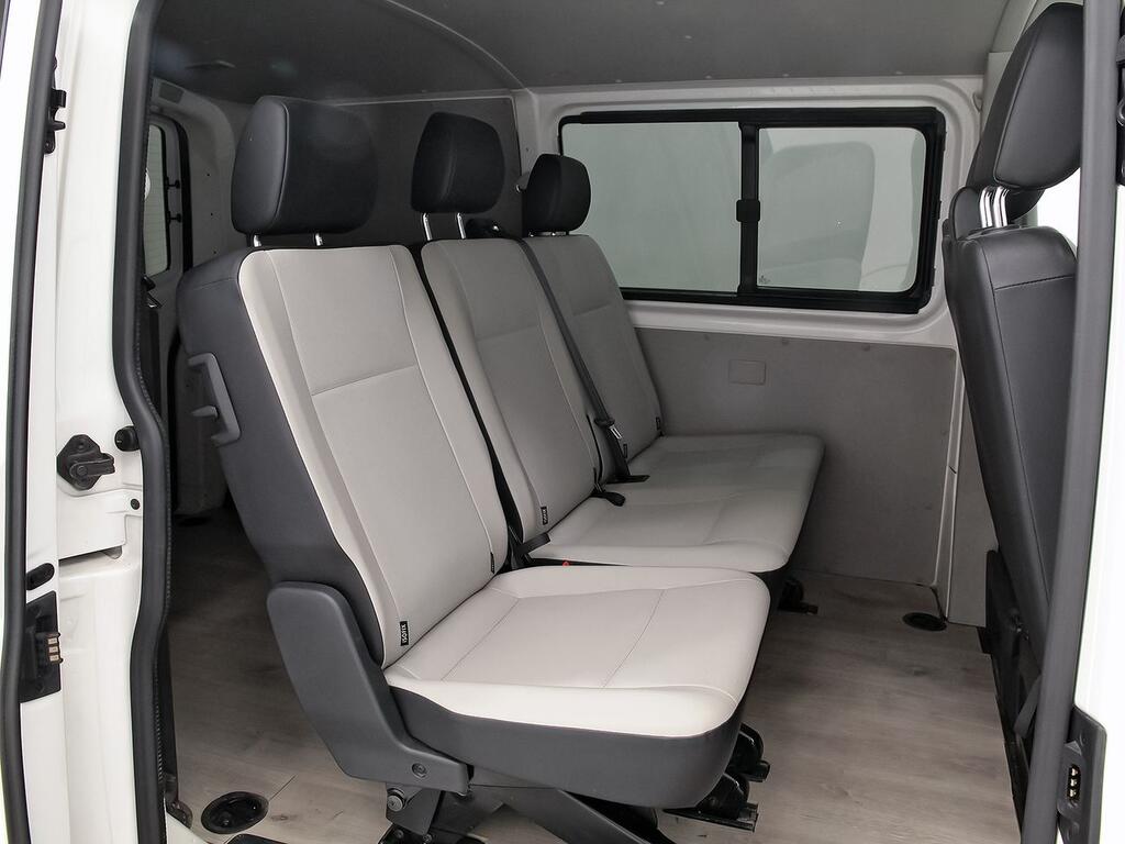 Volkswagen Transporter 2.0 TDI 102CV BMT 2.8T SWB KOMBI 5 PLAZAS 9