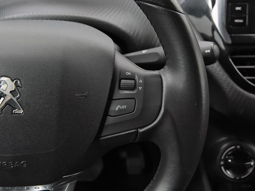 Peugeot 2008 Style 1.2L PureTech 81KW (110CV)S&S EAT6 19
