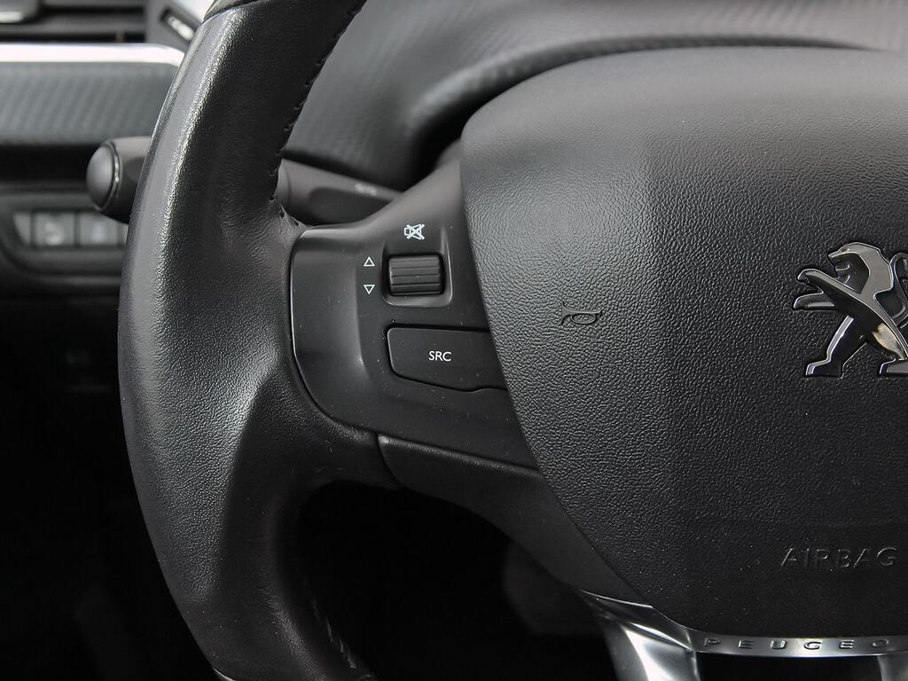 Peugeot 2008 Style 1.2L PureTech 81KW (110CV)S&S EAT6 18