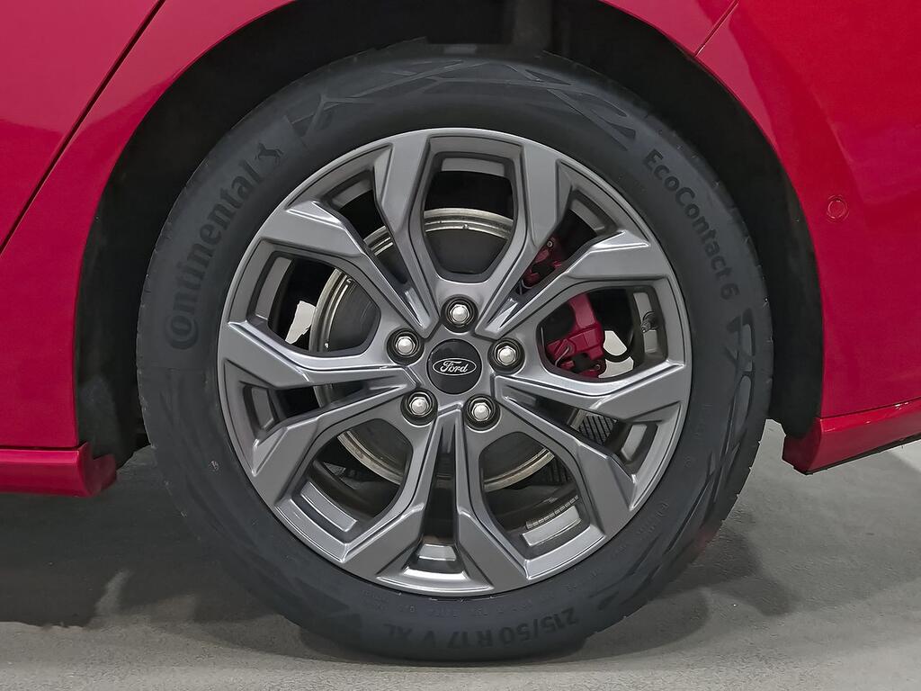 Ford Focus 1.0 Ecoboost MHEV 92kW ST-Line 11