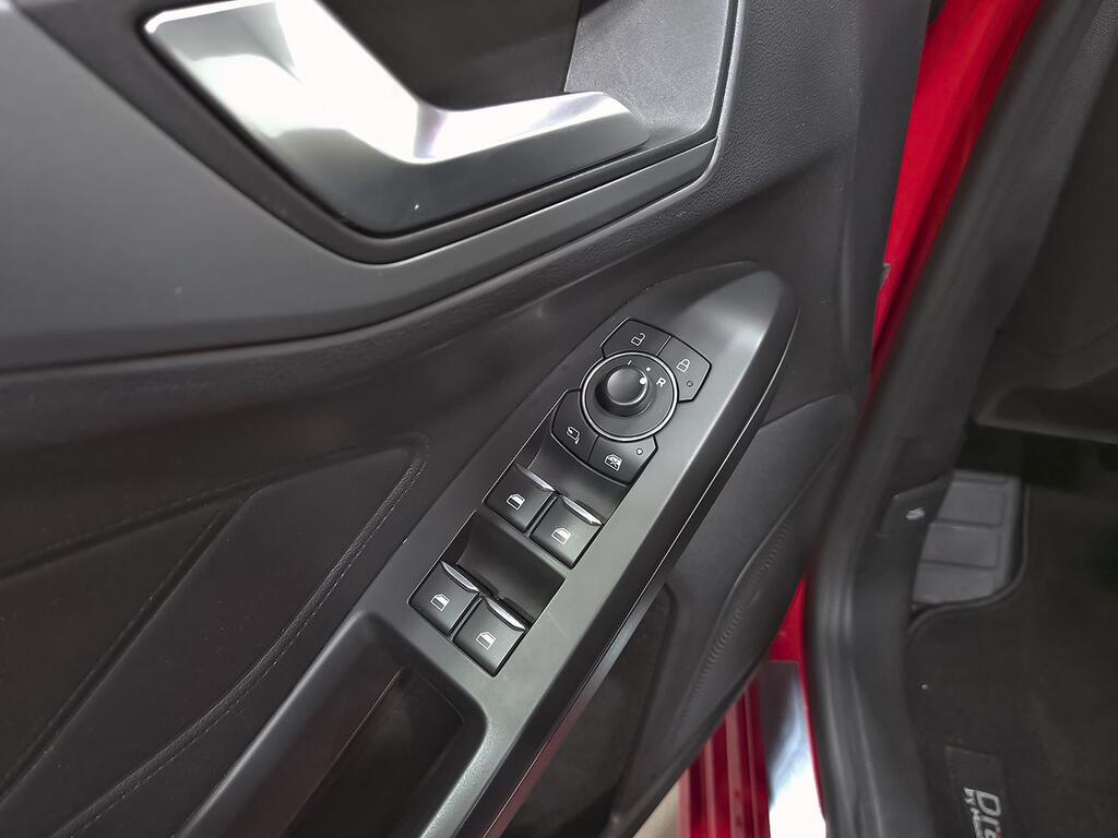 Ford Focus 1.0 Ecoboost MHEV 92kW ST-Line 12